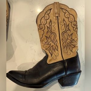 ARIAT black and tan boots